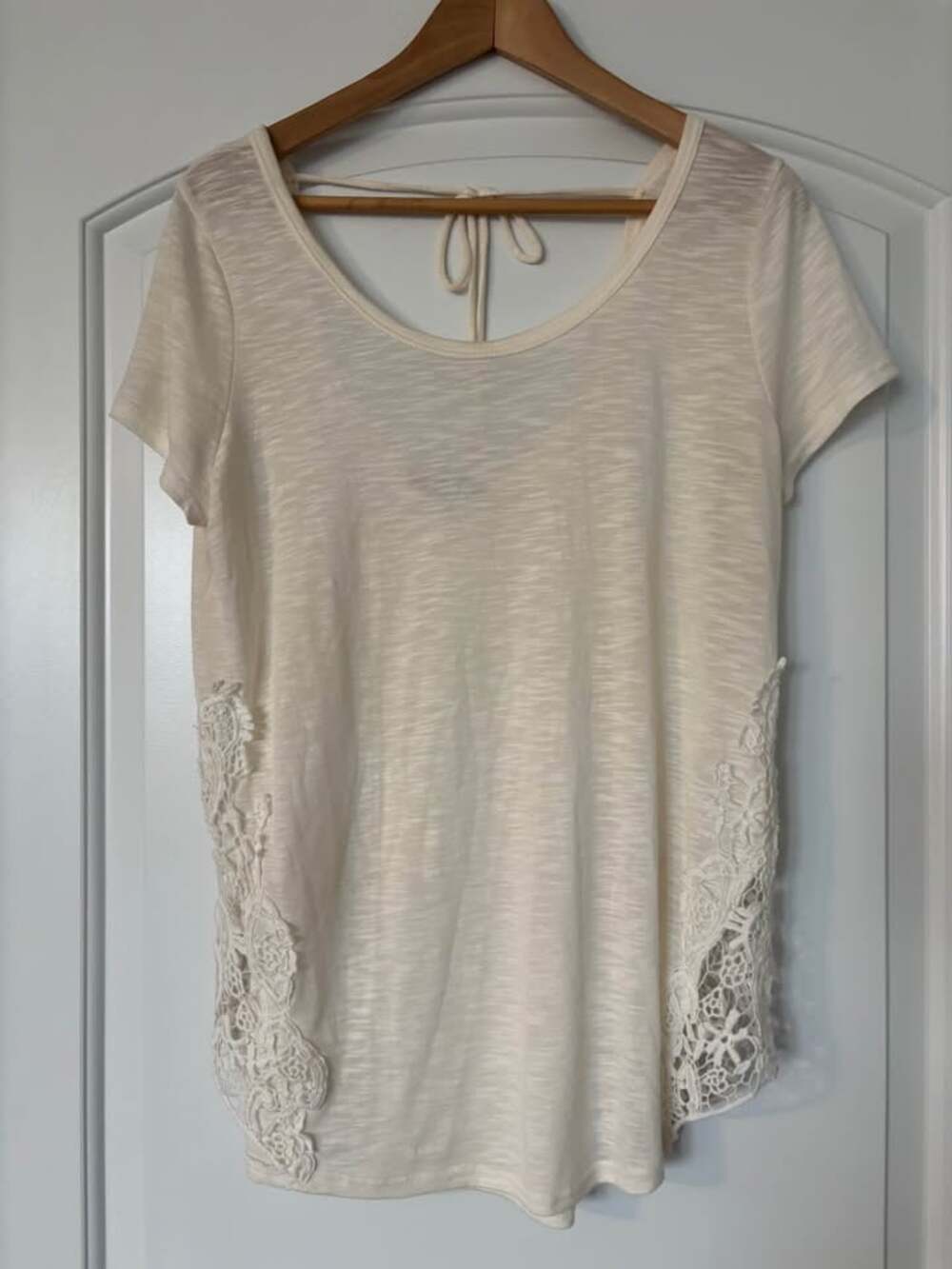 Moa Moa Cream Slub Knit Top with Crochet Lace Sides, tie in back– Size L
